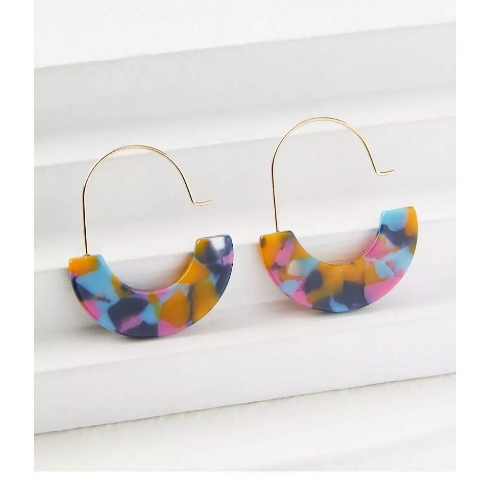 Small Resin Hoop Earrings Gold Tone Wire w/Multicolor 1/2 Hoop Anthropology Like